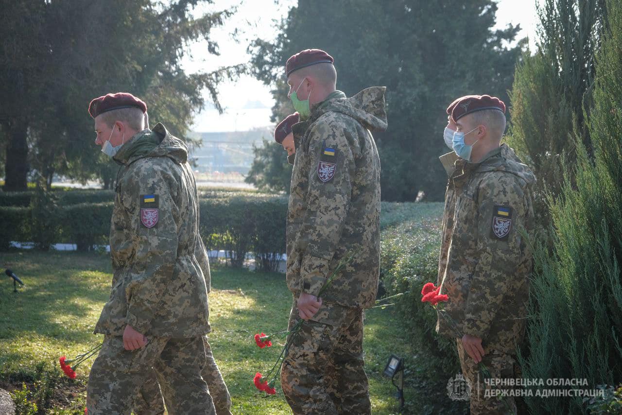 Захисники і захисниці Буковини отримали ордени та відзнаки